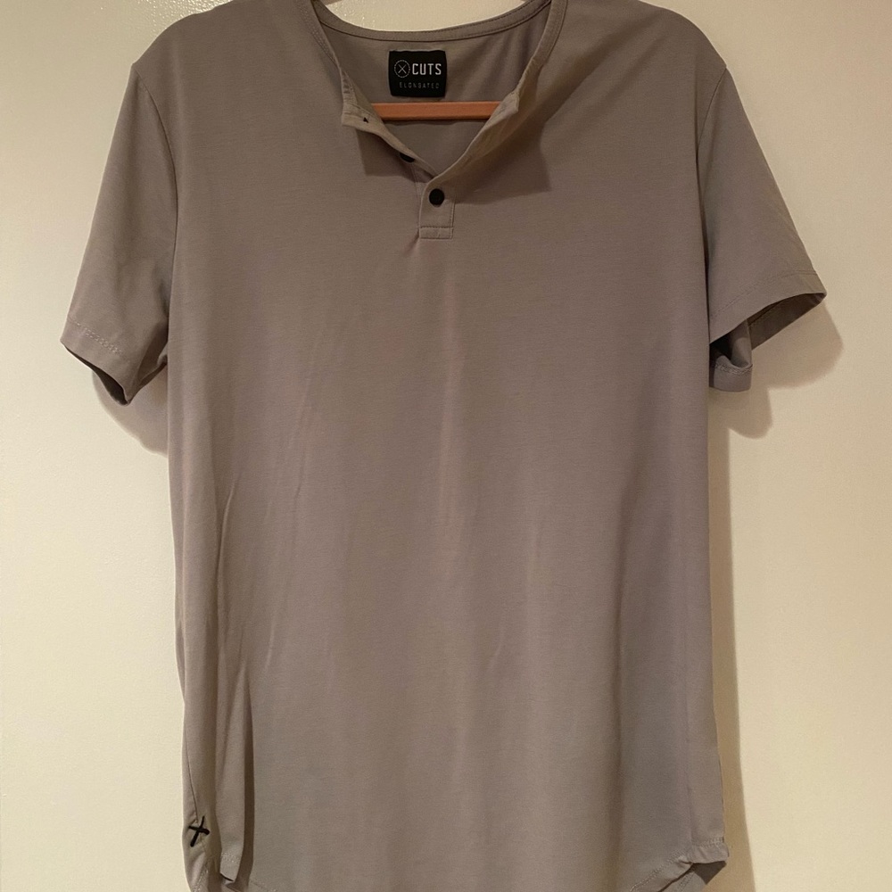 Cuts T shirt 3 buttons